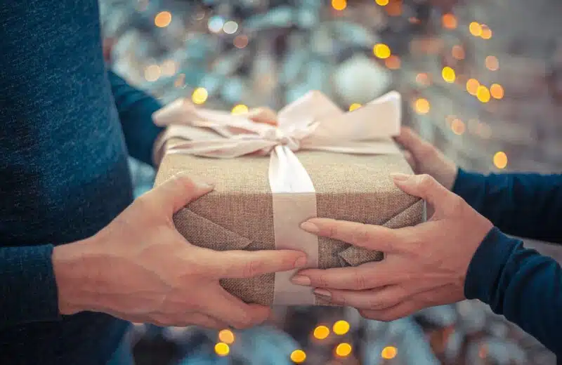 Cadeaux personnalisés : 4 idées créatives pour faire plaisir à vos proches